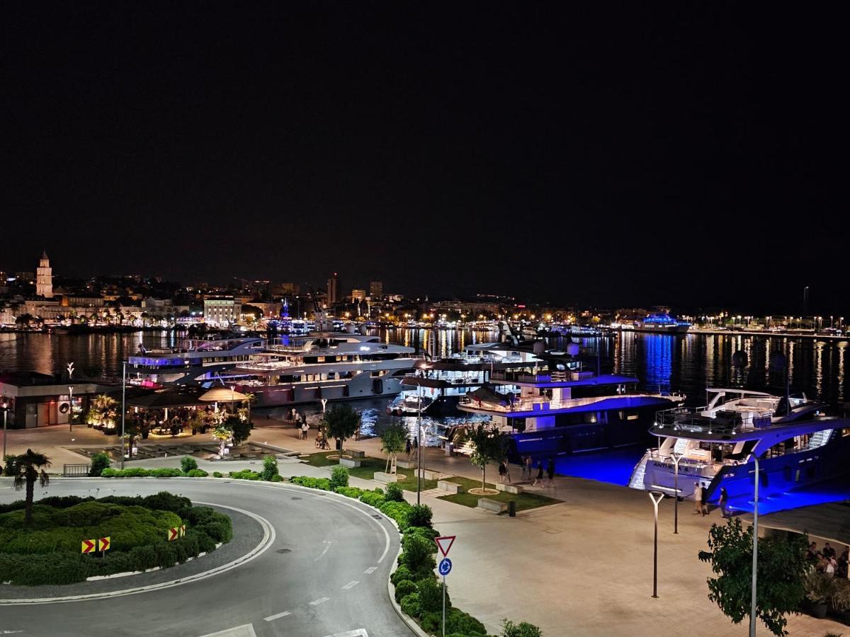 Sun And Sea Deluxe Apartments Split Bagian luar foto