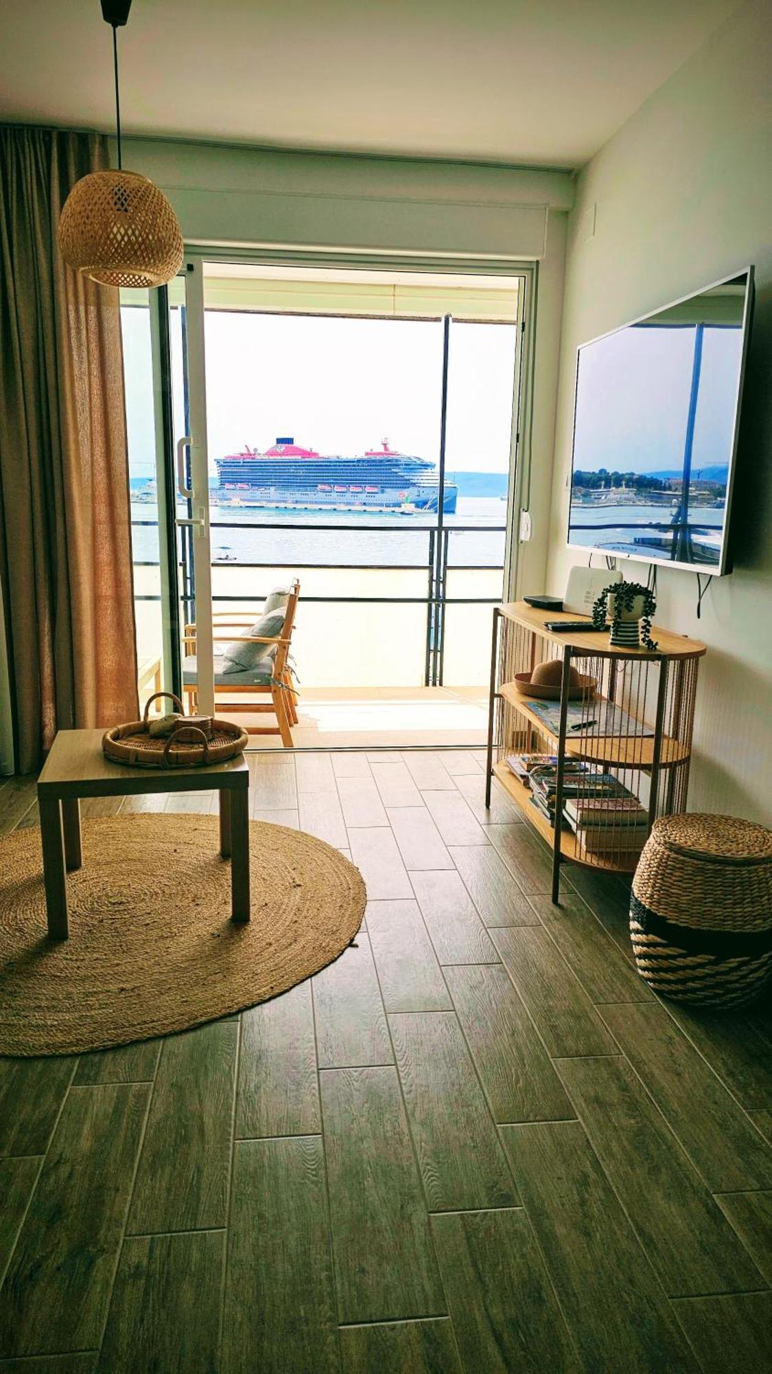 Sun And Sea Deluxe Apartments Split Bagian luar foto